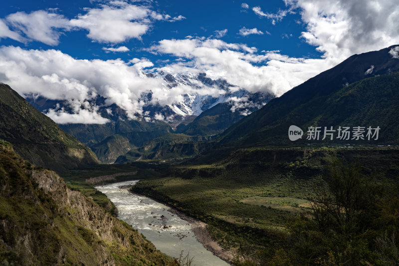 西藏林芝索松村南迦巴瓦峰雪山云海之巅