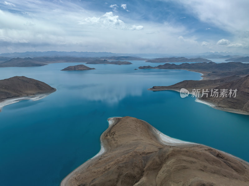 西藏山南羊卓雍措圣湖神湖蓝色高空航拍