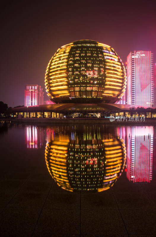浙江杭州环球中心洲际酒店球形建筑夜景外观