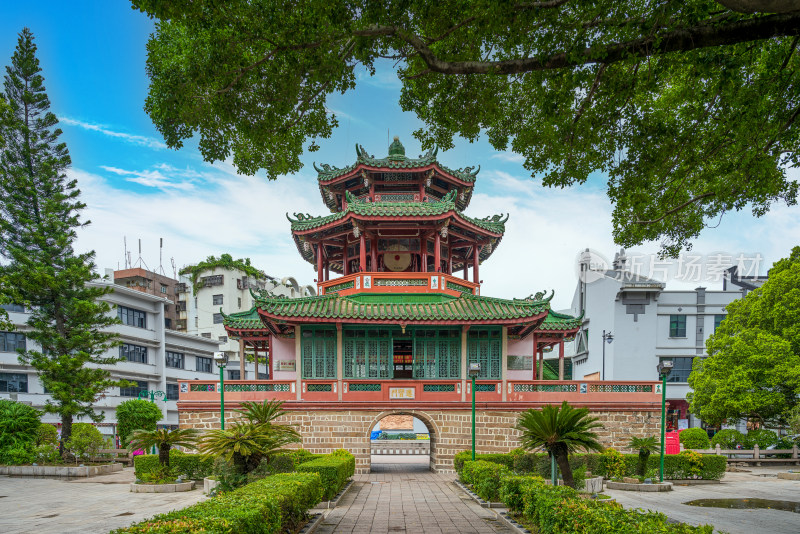 夏季白天广东揭阳著名景点进贤门城楼风光