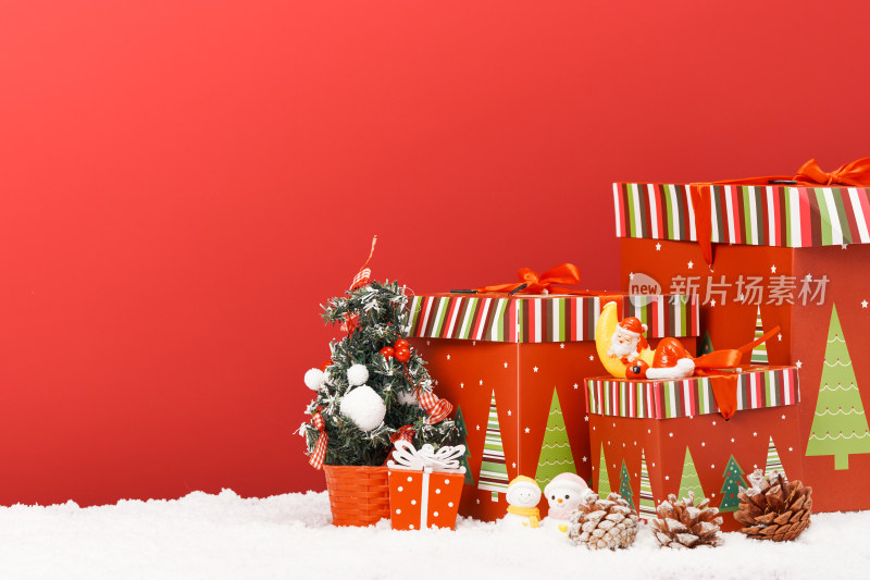 圣诞节礼盒装饰红色背景素材