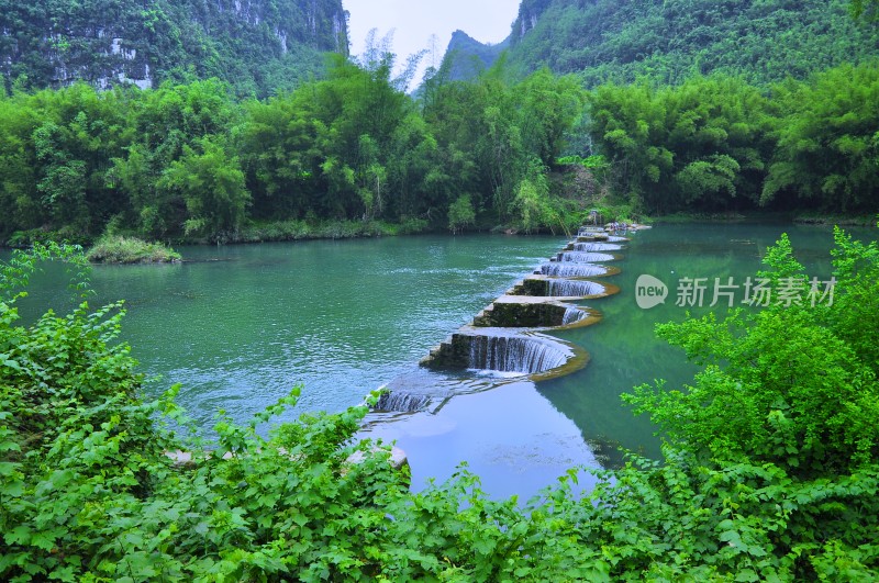 河池盘阳河山青冰秀倒影迷人小桥流水好风光