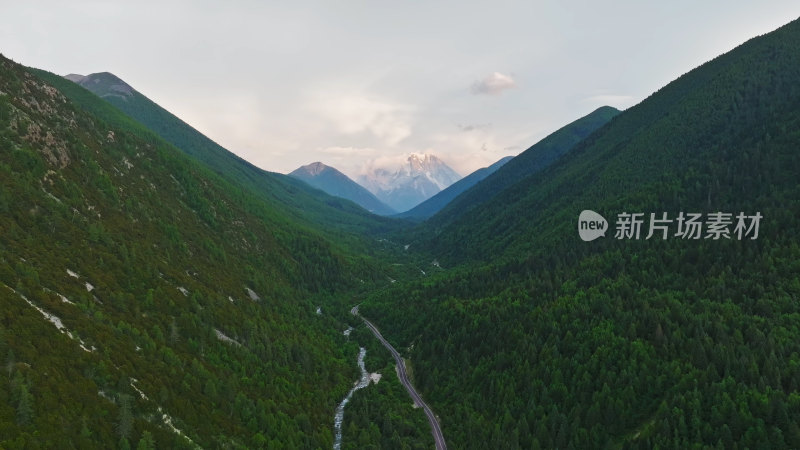 川西森林雅拉雪山航拍