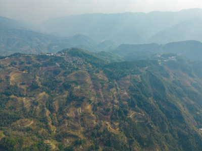 元阳山村梯田航拍全景