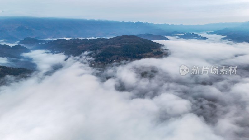 重庆酉阳：雄狮河的早晨