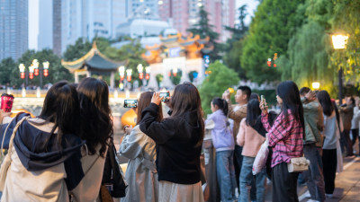 五一劳动节假期贵阳地标景点甲秀楼游玩