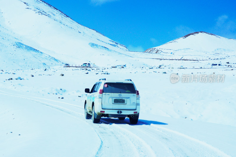 阿尔金山的道路