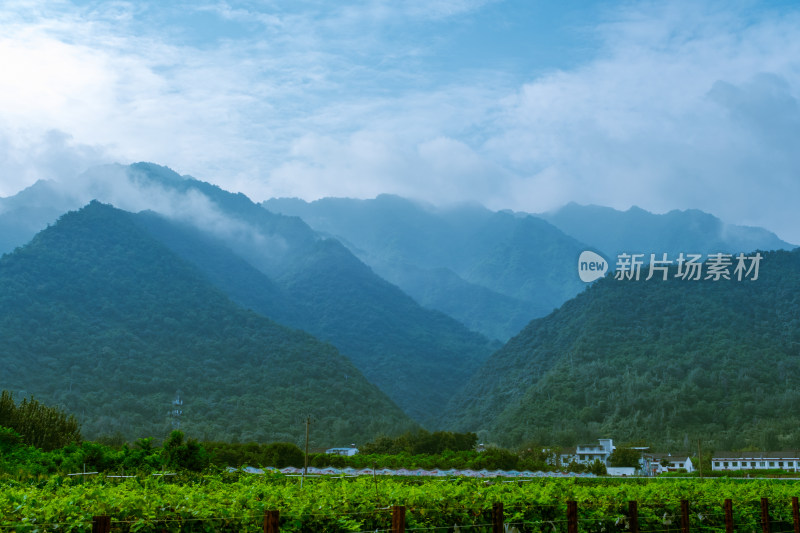 西安市秦岭下的乡村田园风光