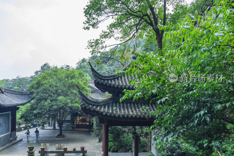 杭州飞来峰韬光寺古建筑风景