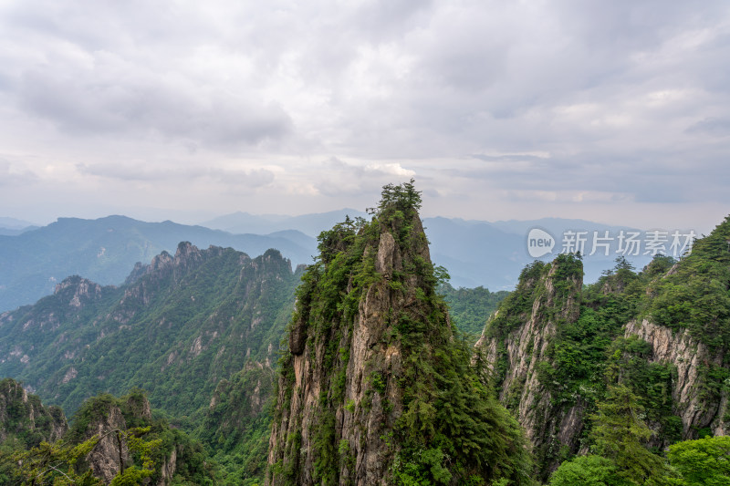 河南洛阳栾川老君山大山山脉特写