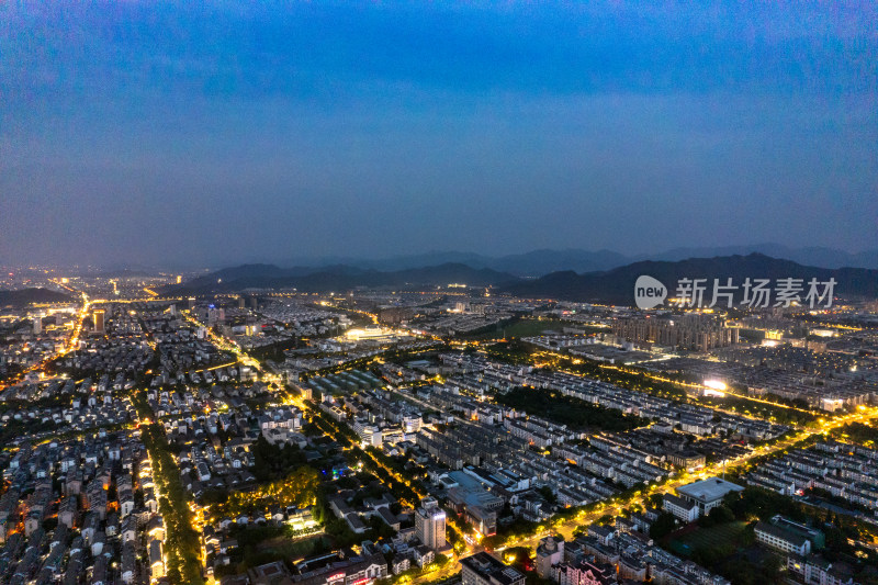 绍兴城市夜景航拍图