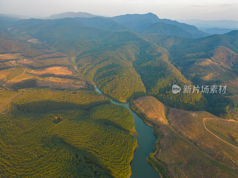 航拍山水田园风光