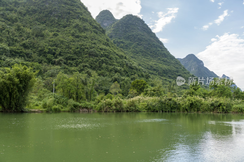 阳朔遇龙河风光