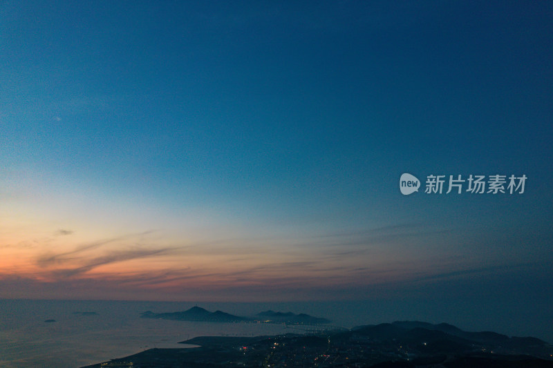 烟台长岛夜幕降临夜景晚霞航拍摄影图