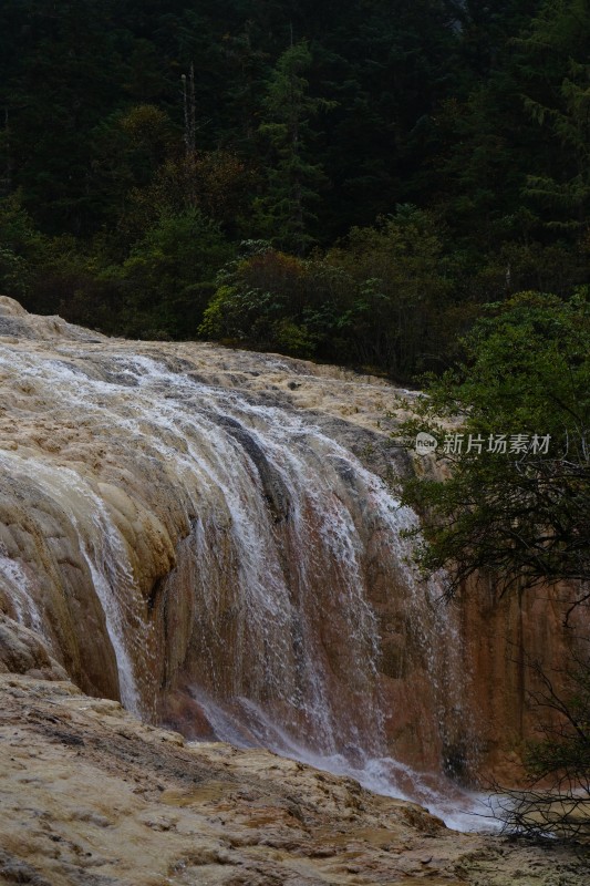 四川阿坝藏族羌族自治州黄龙风景区