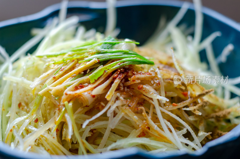 碗装凉拌菜特写