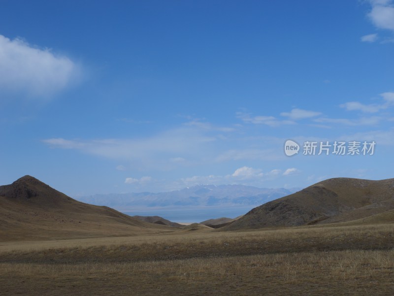 新疆山脉湖泊