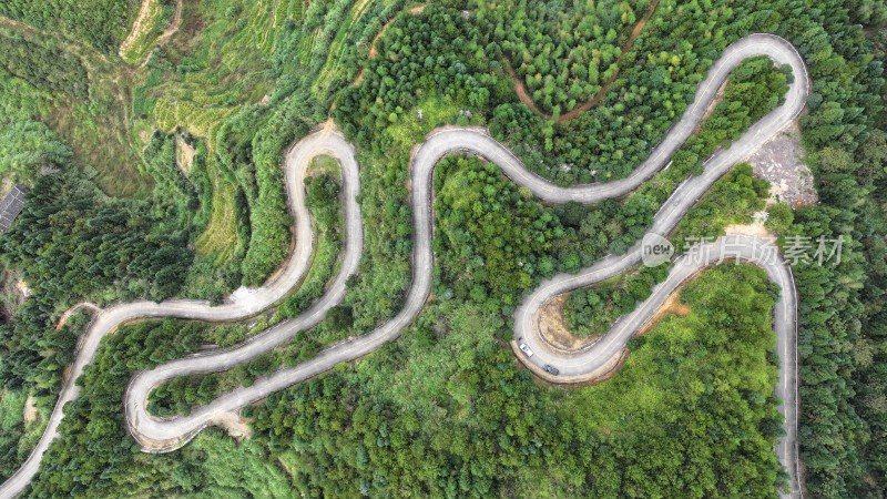 盘山公路航拍蜿蜒的道路风景行驶山路十八弯