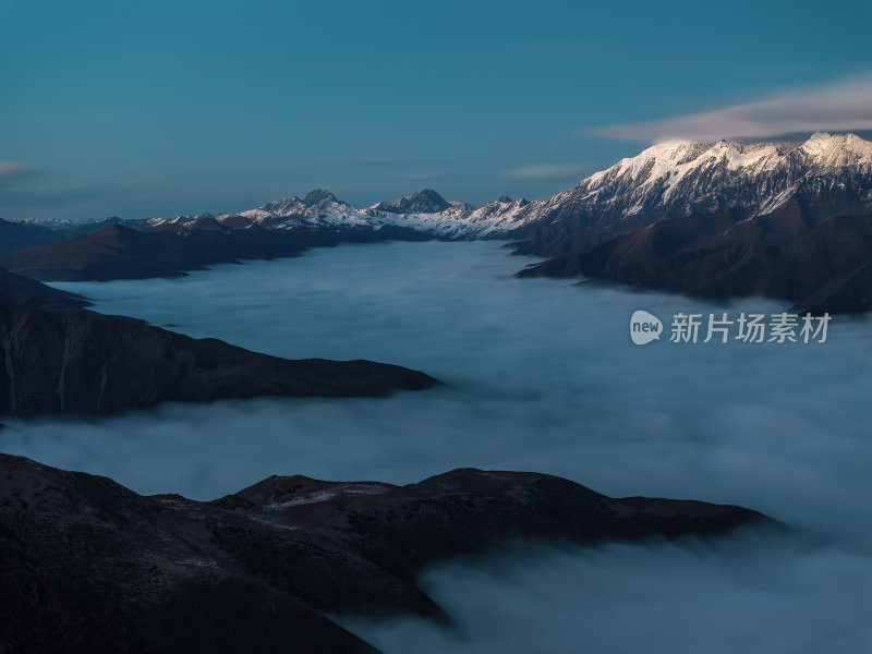 四川甘孜州子梅垭口云海贡嘎雪山高空航拍