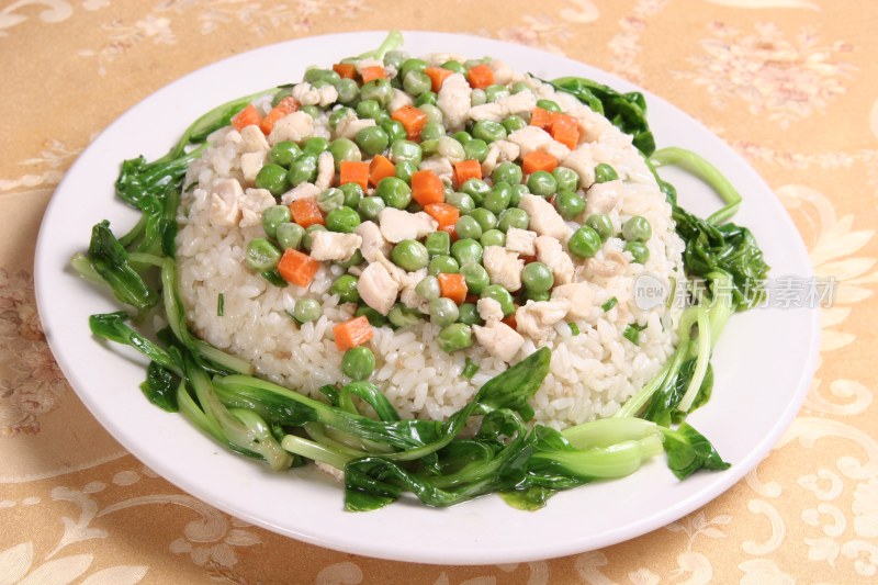 豌豆青菜肉末炒饭