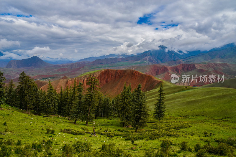 青海省卓尔山山顶风景