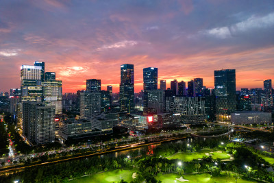 深圳南山区高新园、科技园的晚霞夜景