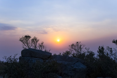 香港大帽山郊野公园山顶夕阳落日风光