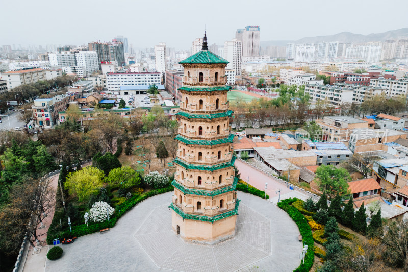 平凉市宝塔公园延恩寺塔