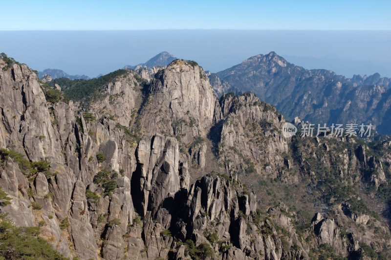 冬季的安徽黄山光明顶景点