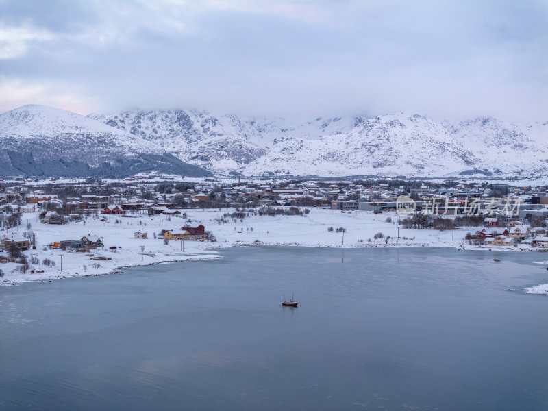 挪威罗弗敦群岛北极圈雷纳冬季雪景高空航拍