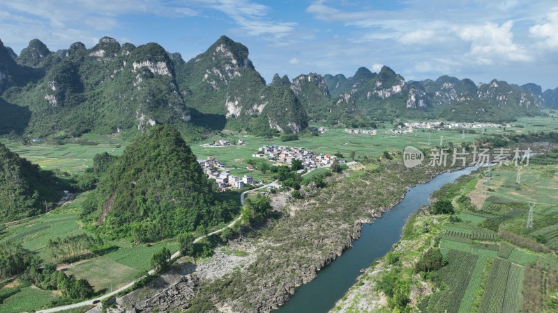 航拍广西河池龙江两岸风景喀斯特大山夏天