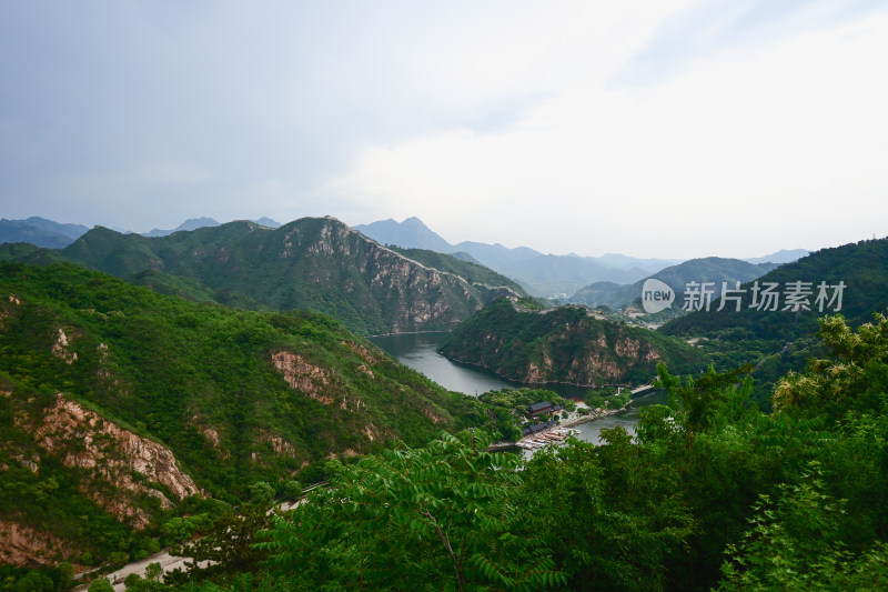 壮观的北京黄花水长城山顶远眺景色