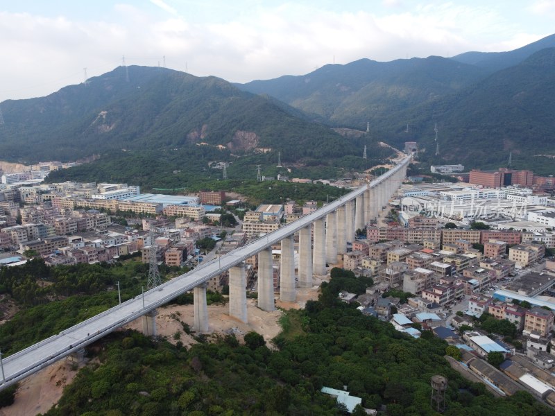 广东东莞：建设中的赣深高铁