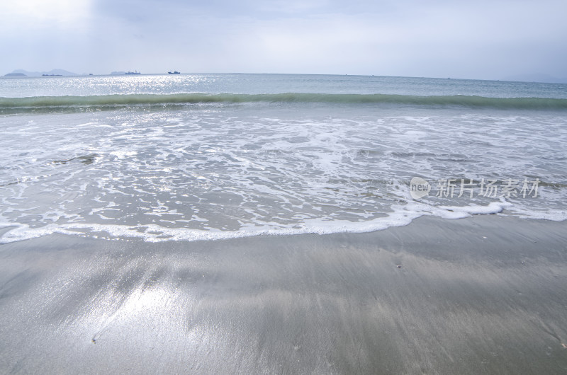 惠州双月湾旅游景区滨海沙滩海浪海景风光