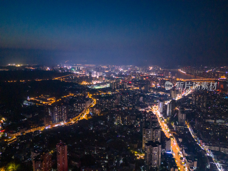 四川乐山城市大景夜景航拍图