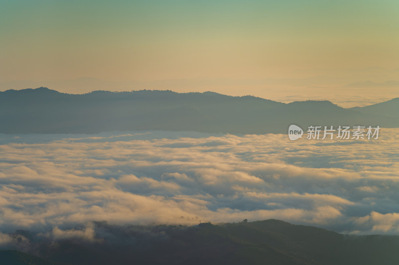 云海山峰山峦