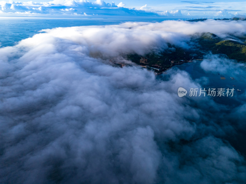 海上云海海岛南澳岛航拍图