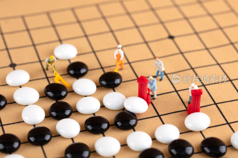 微缩创意搬运棋盘上的棋子