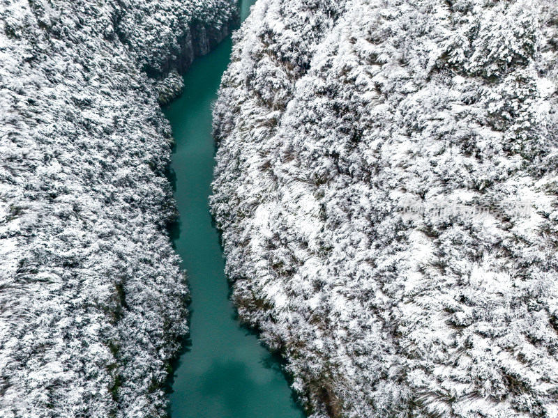 贵州黔东南大峡谷大雪冬季雪景风光银装素裹