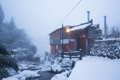 云和梯田周边雪后的风景