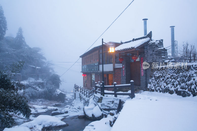 云和梯田周边雪后的风景