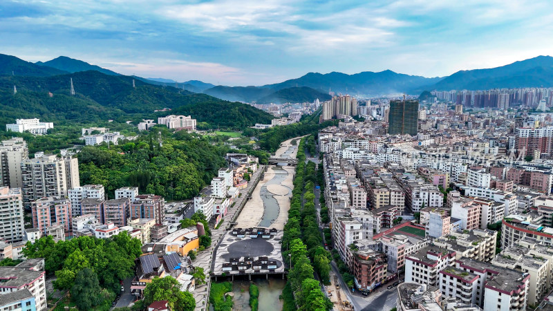 广东云浮南山河城市风光航拍