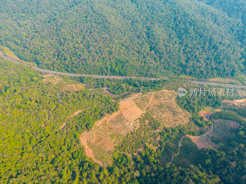 航拍山区蜿蜒公路