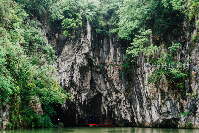 安顺龙宫风景区