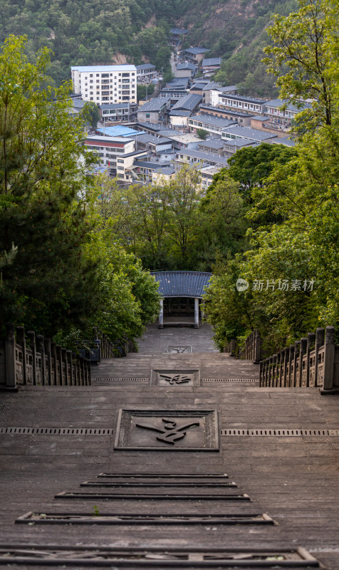 陕西延安凤凰山黄昏景观