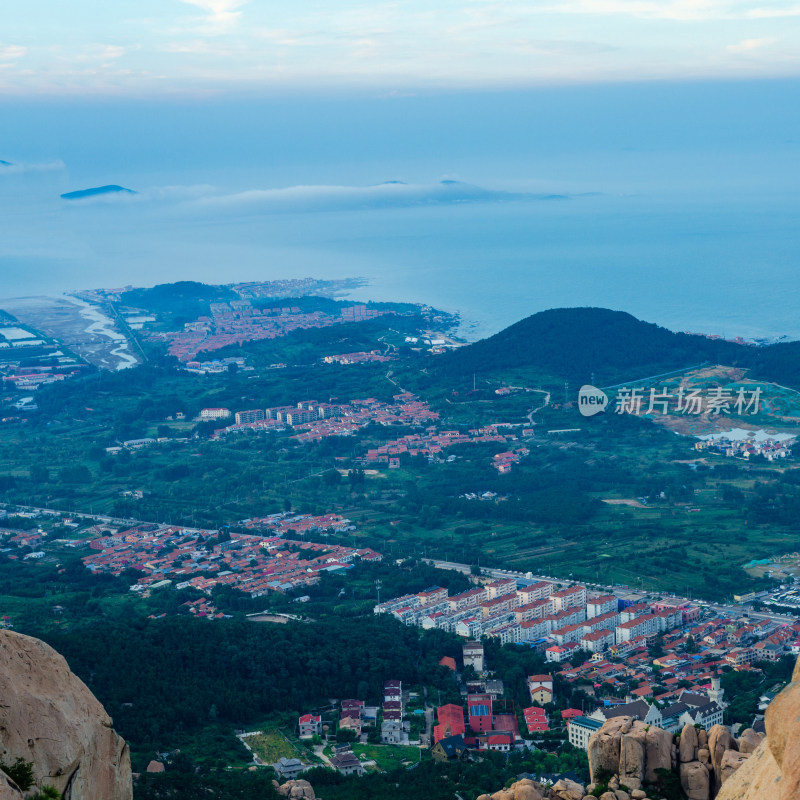 青岛崂山登高远望的海岸