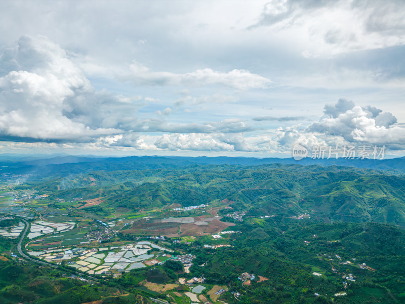 航拍天空高山农田田园村寨风光