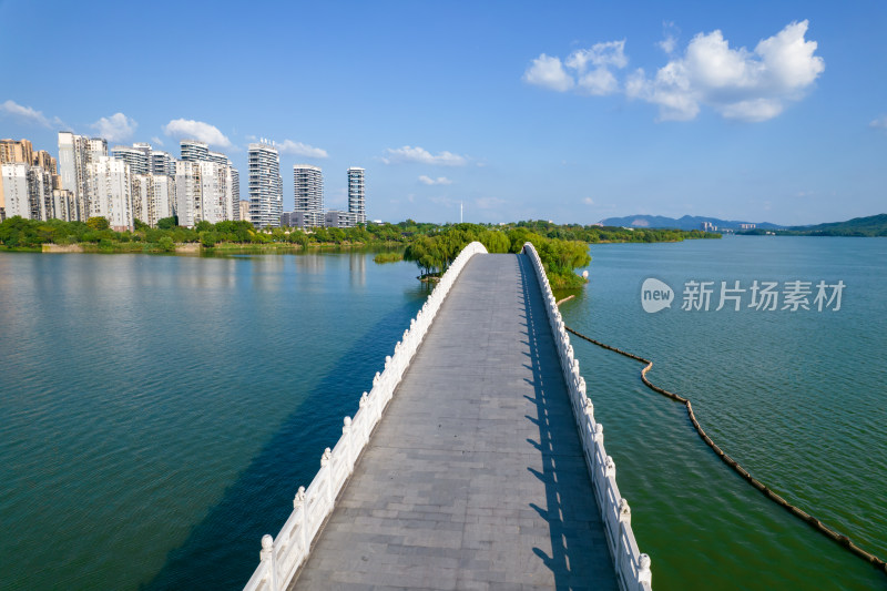 岳阳市南湖九孔桥航拍风光