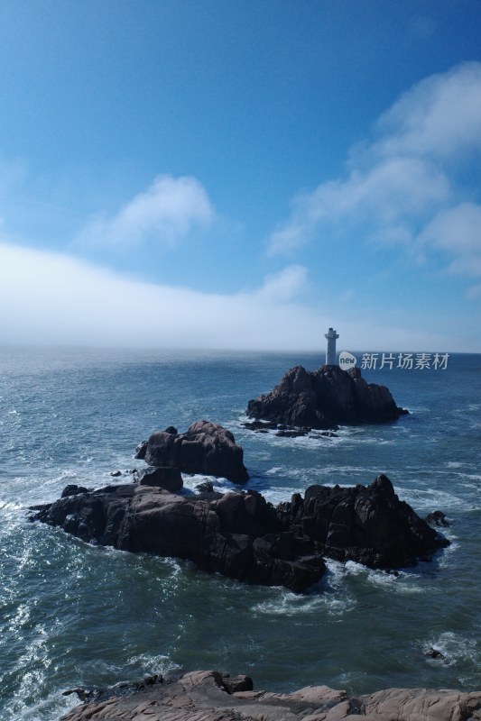 波光粼粼的海面水波荡漾之景