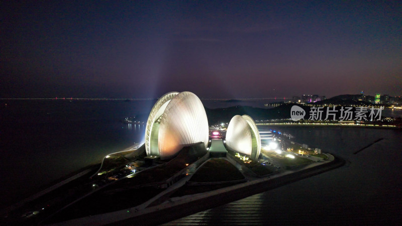 广东珠海日月贝大剧院夜景灯光航拍